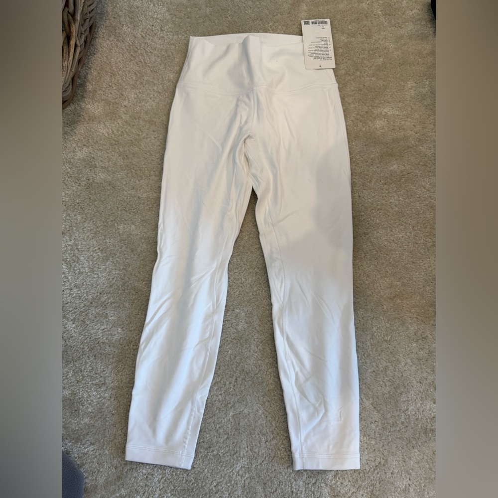 NWT Lululemon Align HR Pant 25” Size 8 white - Picture 3 of 4